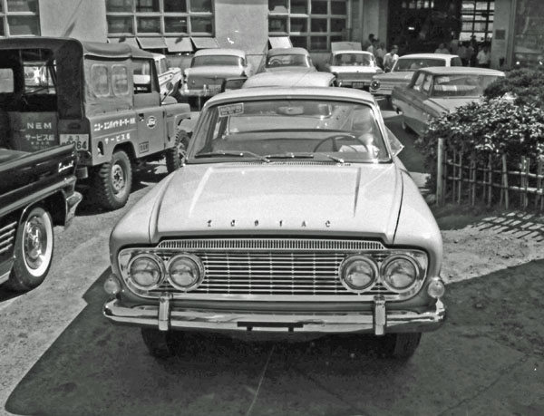 (19-3a)(104-33) 1962 Ford ZodiacⅢ4dr Saloon.jpg